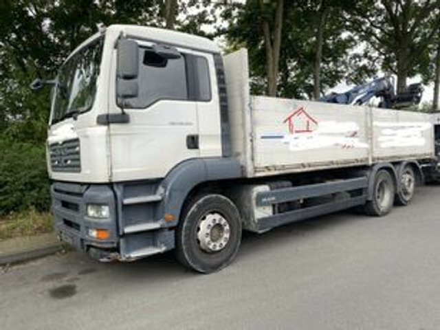 MAN 26.320 Pritsche mit Kran Tirre 170 - Бордови камион, Камион с кран: снимка 2 MAN 26.320 Pritsche mit Kran Tirre 170 - Бордови камион, Камион с кран: снимка 2