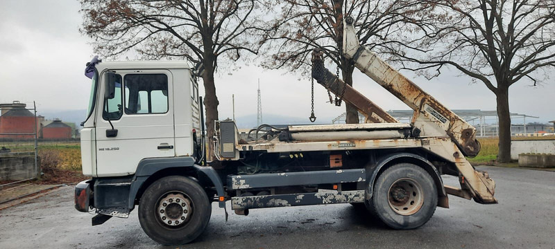 MAN M38 - Мултилифт за контейнери камион: снимка 3 MAN M38 - Мултилифт за контейнери камион: снимка 3