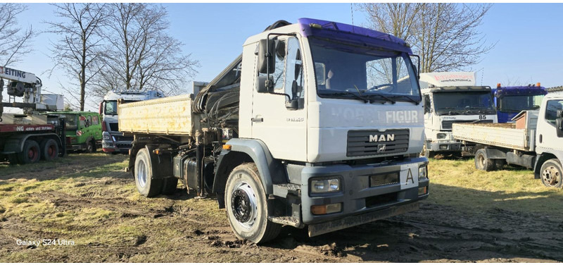 MAN TGM 18.220 4x2 3.S-Kipper mit Kran - Самосвал камион, Камион с кран: снимка 1 MAN TGM 18.220 4x2 3.S-Kipper mit Kran - Самосвал камион, Камион с кран: снимка 1