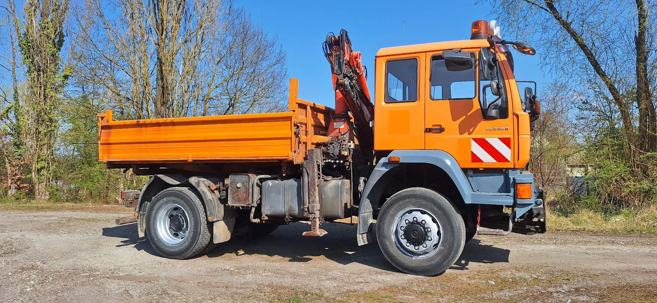 MAN TGM 18.240PS 4x4 3.S-Kipper mit Kran - Самосвал камион, Камион с кран: снимка 5 MAN TGM 18.240PS 4x4 3.S-Kipper mit Kran - Самосвал камион, Камион с кран: снимка 5