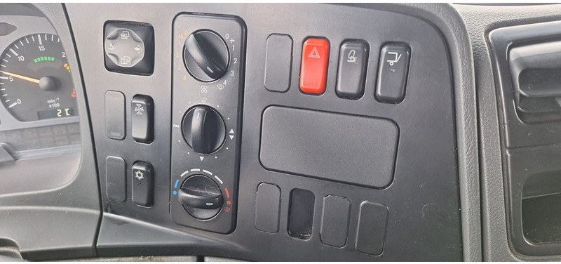 Mercedes-Benz 1222 Atego Koffer mit LBW Klima - Камион фургон: снимка 5 Mercedes-Benz 1222 Atego Koffer mit LBW Klima - Камион фургон: снимка 5