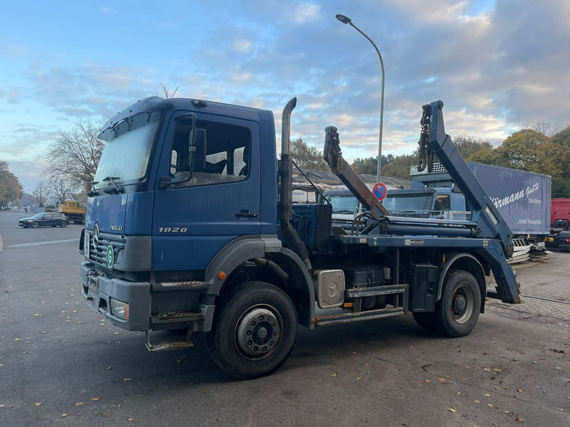 Mercedes-Benz 1828 Absetzkipper - Мултилифт за контейнери камион: снимка 2 Mercedes-Benz 1828 Absetzkipper - Мултилифт за контейнери камион: снимка 2