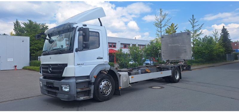 Mercedes-Benz 1833 2 Achser für BDF mit LBW - Шаси кабина: снимка 1 Mercedes-Benz 1833 2 Achser für BDF mit LBW - Шаси кабина: снимка 1