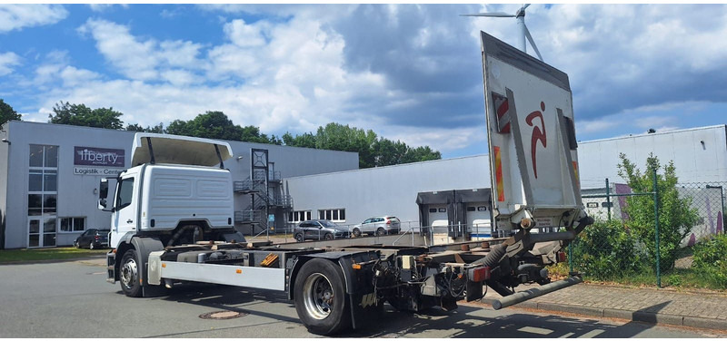 Mercedes-Benz 1833 2 Achser für BDF mit LBW - Шаси кабина: снимка 5 Mercedes-Benz 1833 2 Achser für BDF mit LBW - Шаси кабина: снимка 5