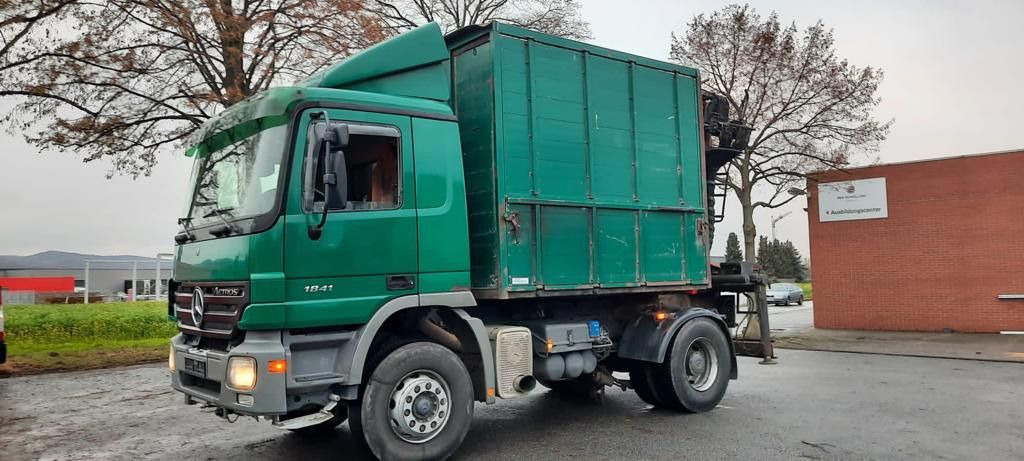 Mercedes-Benz 1841K 4x2 Actros Kipper mit Kran+Greifer - Самосвал камион, Камион с кран: снимка 1 Mercedes-Benz 1841K 4x2 Actros Kipper mit Kran+Greifer - Самосвал камион, Камион с кран: снимка 1