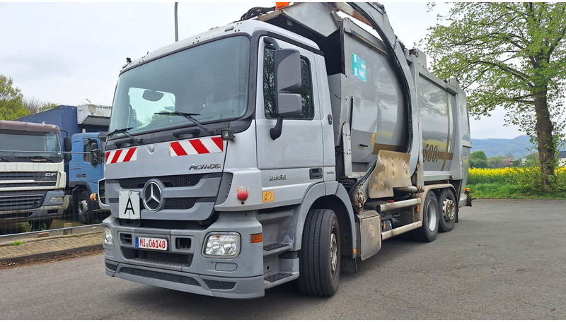 Mercedes-Benz 2532 Actros Überkopflader - Боклукчийска кола: снимка 2 Mercedes-Benz 2532 Actros Überkopflader - Боклукчийска кола: снимка 2