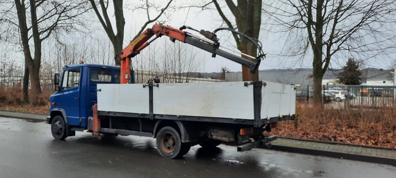 Mercedes-Benz 814 Pritsche mit Kran+Greifer - Бордови камион, Камион с кран: снимка 2 Mercedes-Benz 814 Pritsche mit Kran+Greifer - Бордови камион, Камион с кран: снимка 2