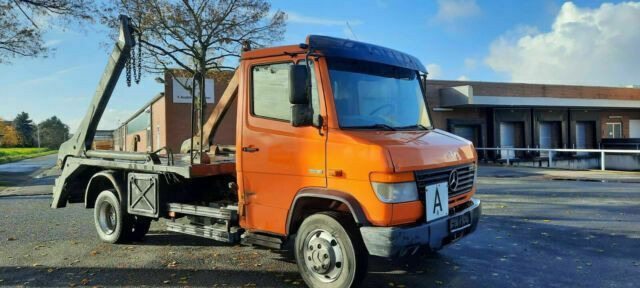 Mercedes-Benz 818D Absetzkipper/Meiller Euro:4 1-Hand - Мултилифт за контейнери камион: снимка 1 Mercedes-Benz 818D Absetzkipper/Meiller Euro:4 1-Hand - Мултилифт за контейнери камион: снимка 1