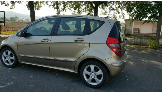Mercedes-Benz A-Klasse 200 CDI - Хечбек: снимка 4 Mercedes-Benz A-Klasse 200 CDI - Хечбек: снимка 4