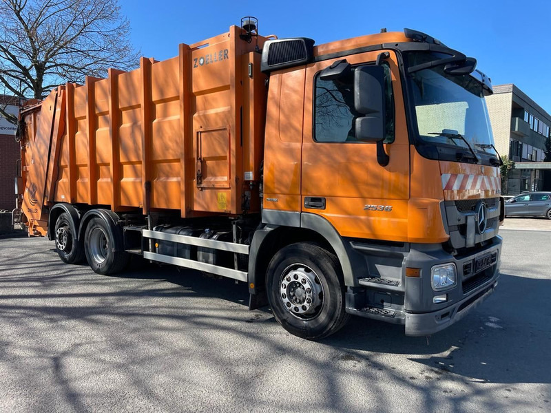 Mercedes-Benz Actros 2536 6x2 Blatt/Luft Müllwagen - Боклукчийска кола: снимка 2 Mercedes-Benz Actros 2536 6x2 Blatt/Luft Müllwagen - Боклукчийска кола: снимка 2