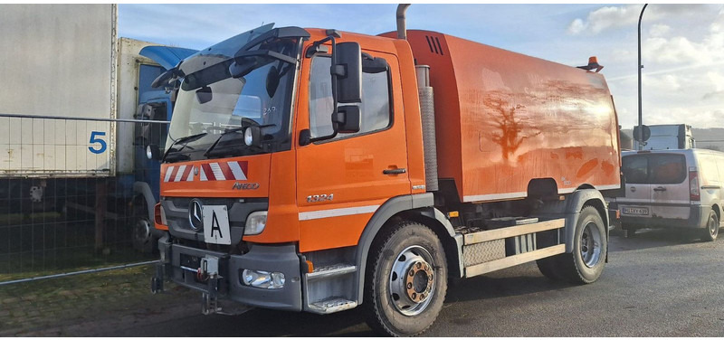 Mercedes-Benz Atego 1524 2 6-Zyl. 4x2 - Мотометачна машина: снимка 1 Mercedes-Benz Atego 1524 2 6-Zyl. 4x2 - Мотометачна машина: снимка 1