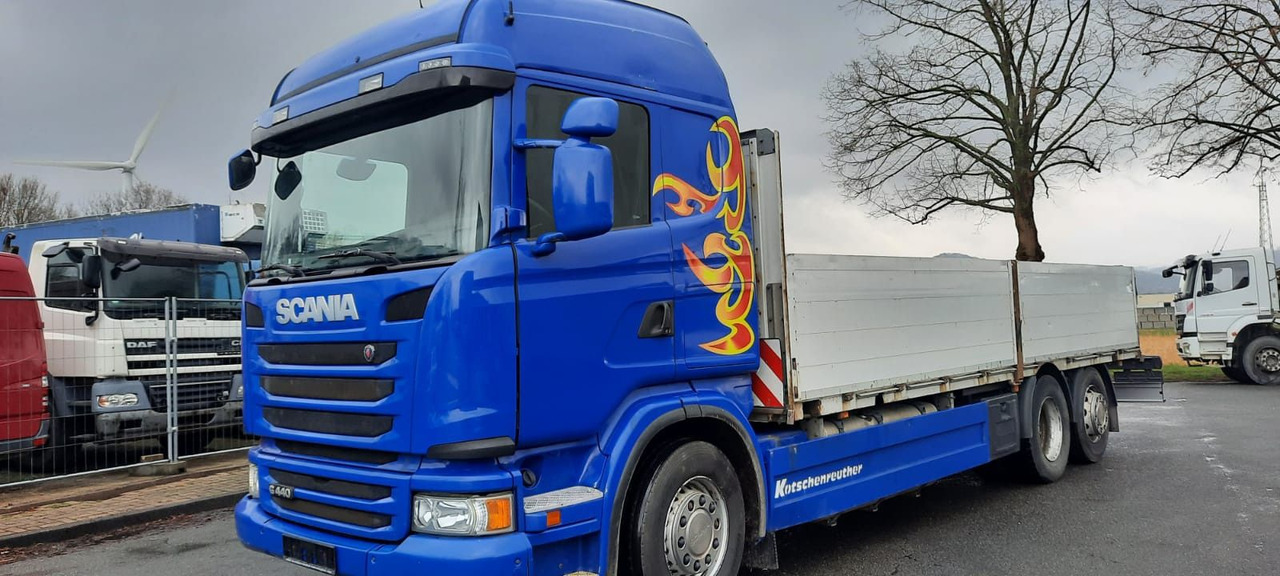 Scania G440 Pritsche 6x2 Kran am Heck vor. - Бордови камион, Камион с кран: снимка 1 Scania G440 Pritsche 6x2 Kran am Heck vor. - Бордови камион, Камион с кран: снимка 1