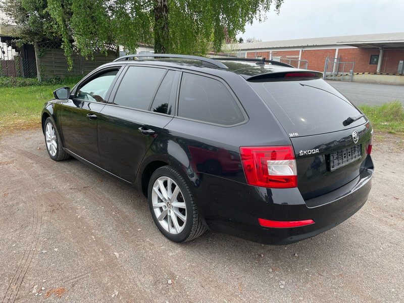 Škoda Octavia 2.0 TDI Green tec Solution Combi - Комби: снимка 2 Škoda Octavia 2.0 TDI Green tec Solution Combi - Комби: снимка 2