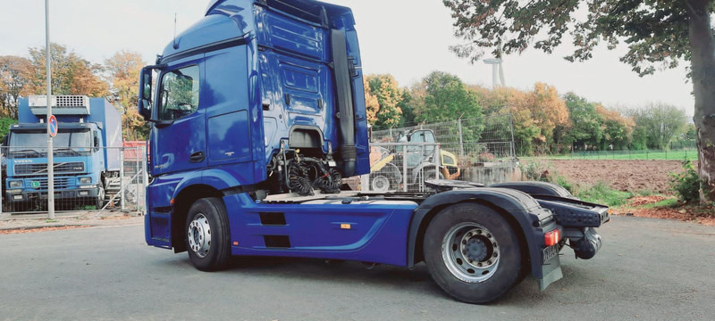 Влекач Mercedes-Benz Actros 1845 LS Vollspoiler: снимка 6 Влекач Mercedes-Benz Actros 1845 LS Vollspoiler: снимка 6