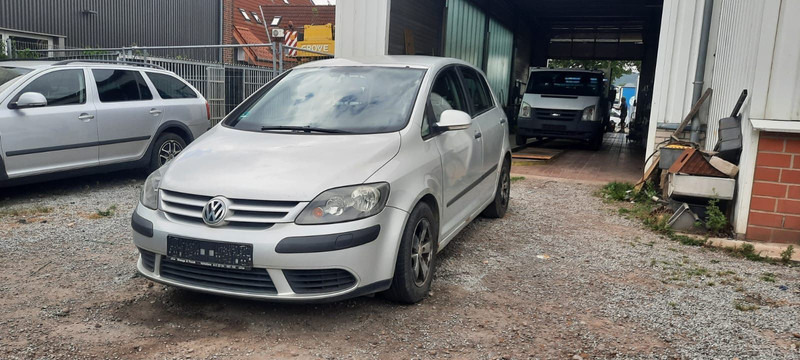 Volkswagen Golf Plus 1.9 TDI DSG DPF Comfortline - Хечбек: снимка 3 Volkswagen Golf Plus 1.9 TDI DSG DPF Comfortline - Хечбек: снимка 3