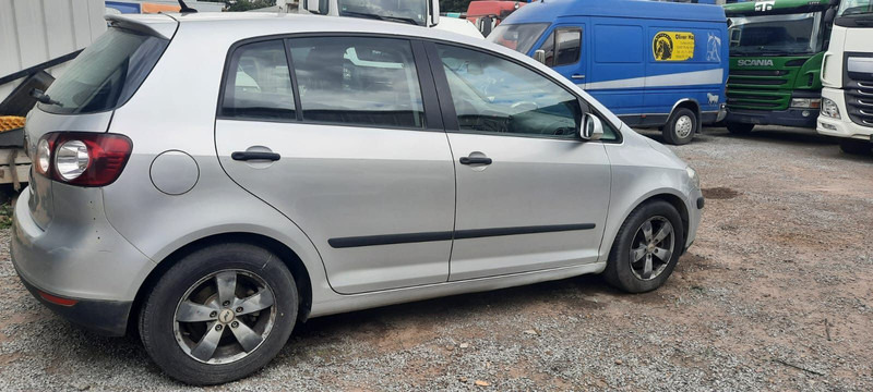 Volkswagen Golf Plus 1.9 TDI DSG DPF Comfortline - Хечбек: снимка 2 Volkswagen Golf Plus 1.9 TDI DSG DPF Comfortline - Хечбек: снимка 2