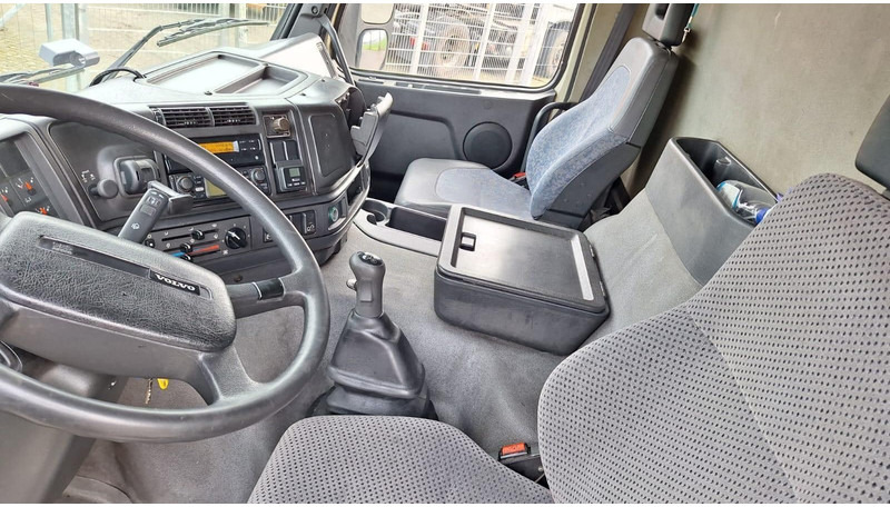 Лизинг на Volvo FM7 6x2 Koffer 3x vorhanden Volvo FM7 6x2 Koffer 3x vorhanden: снимка 6
