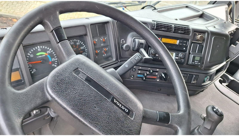 Лизинг на Volvo FM7 6x2 Koffer 3x vorhanden Volvo FM7 6x2 Koffer 3x vorhanden: снимка 7