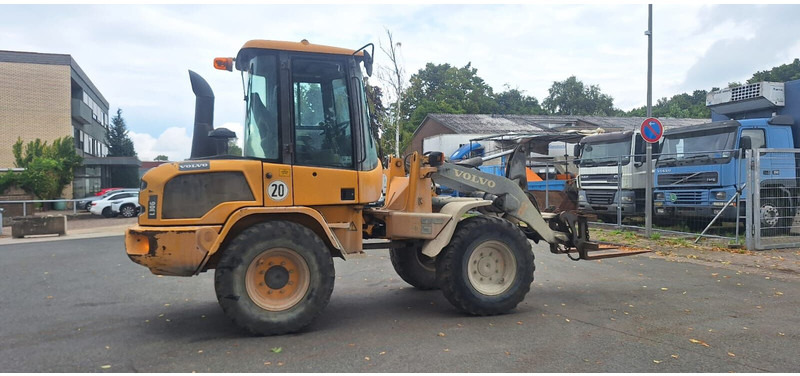 Volvo L30G - Колесен товарач: снимка 3 Volvo L30G - Колесен товарач: снимка 3
