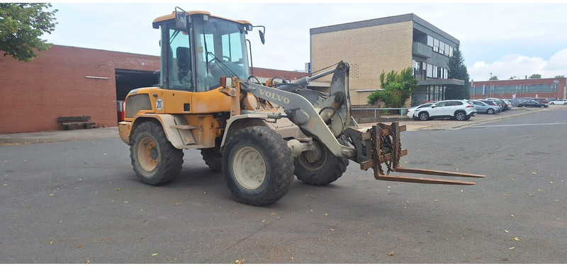Volvo L30G - Колесен товарач: снимка 1 Volvo L30G - Колесен товарач: снимка 1
