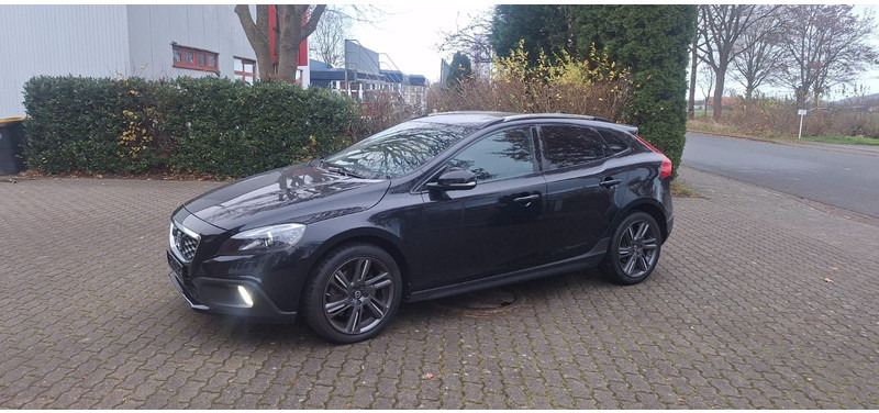 Volvo V40 Cross Country You! - Хечбек: снимка 2 Volvo V40 Cross Country You! - Хечбек: снимка 2