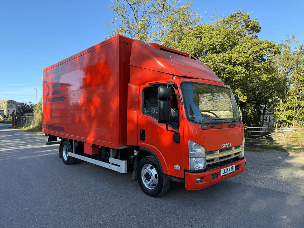 2014 Izuzu Refrigerated Truck - Рефрижератор камион: снимка 2 2014 Izuzu Refrigerated Truck - Рефрижератор камион: снимка 2