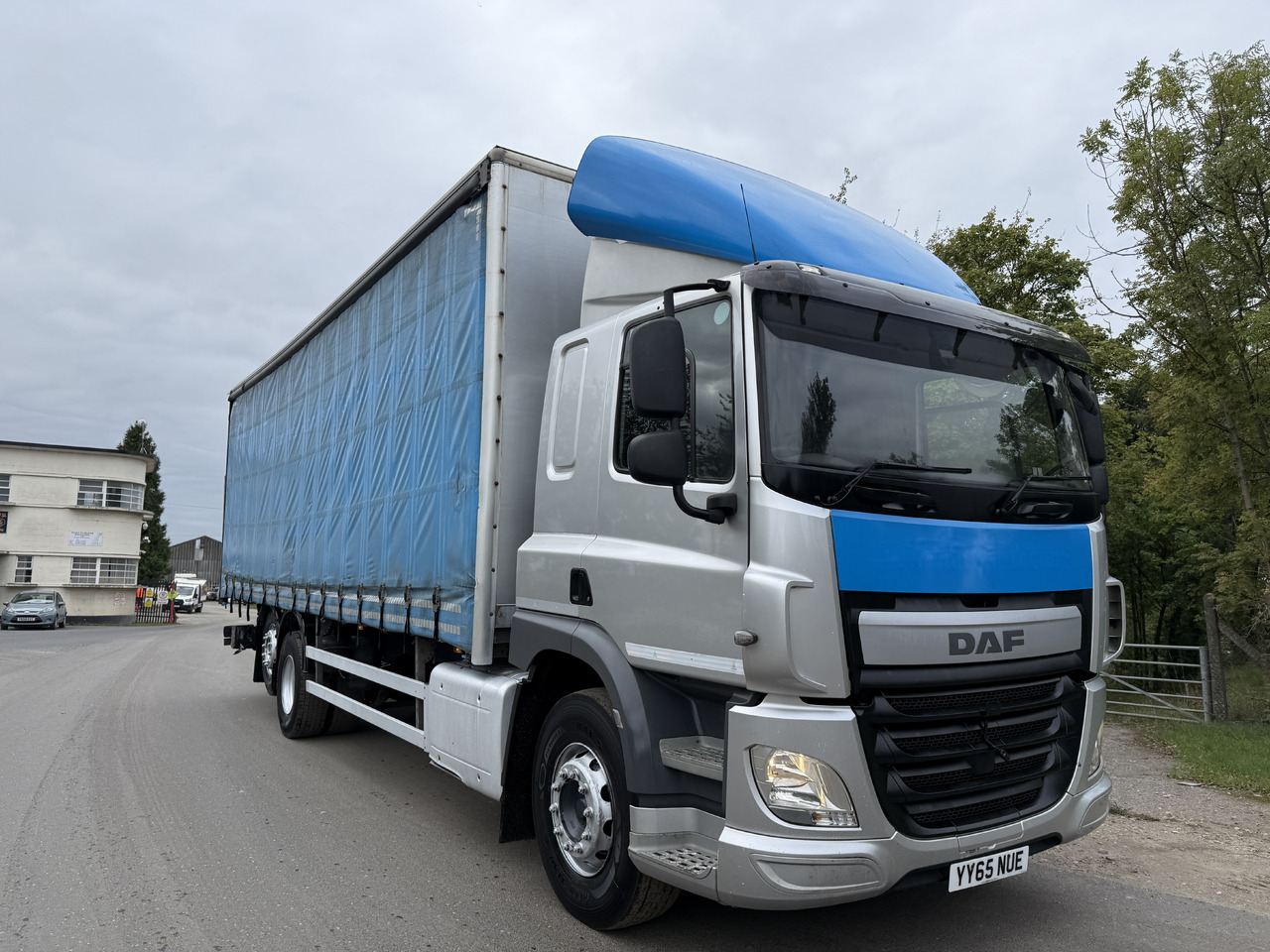 2015 DAF CF 330 Curtainside Truck - Камион с брезент: снимка 1 2015 DAF CF 330 Curtainside Truck - Камион с брезент: снимка 1