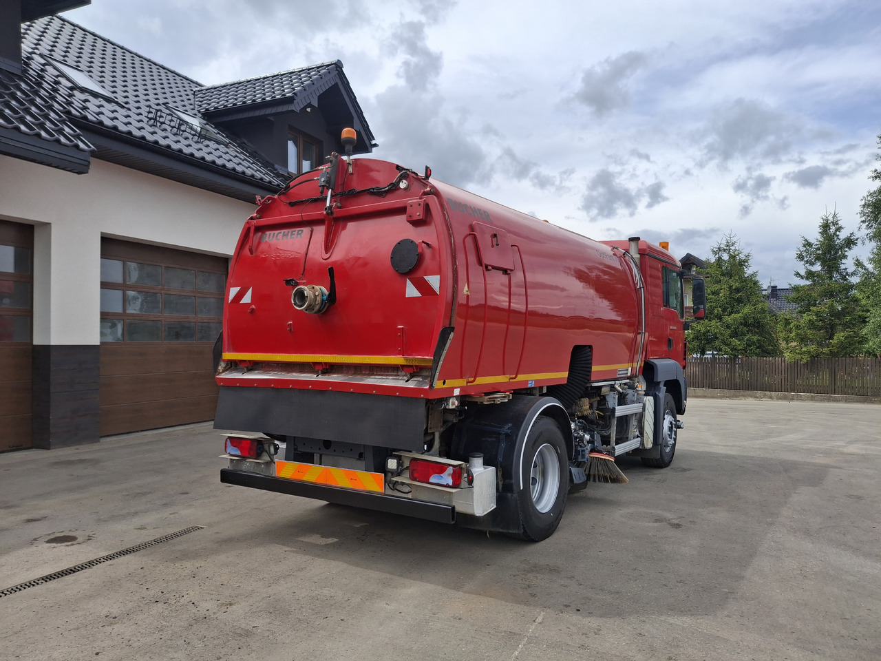 MAN TGS 18.320 Zamiatarka Kehrmaschine BUCHER 2 Motoren Karcher Szczotki L/R - Мотометачна машина: снимка 5 MAN TGS 18.320 Zamiatarka Kehrmaschine BUCHER 2 Motoren Karcher Szczotki L/R - Мотометачна машина: снимка 5