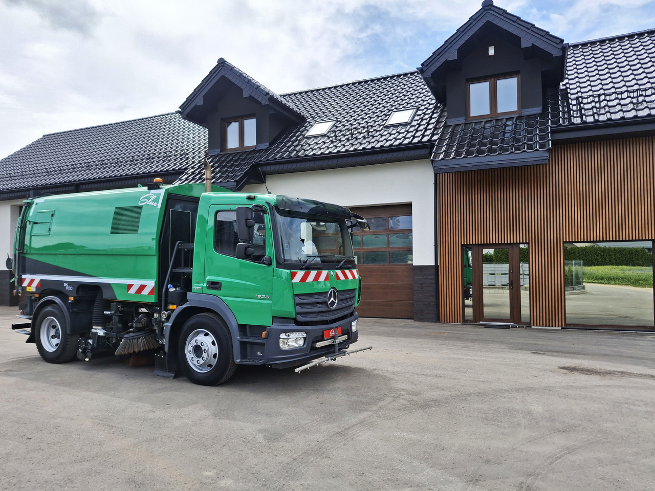 MERCEDES-BENZ Atego 1523 Zamiatarka Kehrmaschine Schmidt SK600 Karcher 2 Motoren Euro 6 PM10 Rura Do Liści - Мотометачна машина: снимка 1 MERCEDES-BENZ Atego 1523 Zamiatarka Kehrmaschine Schmidt SK600 Karcher 2 Motoren Euro 6 PM10 Rura Do Liści - Мотометачна машина: снимка 1