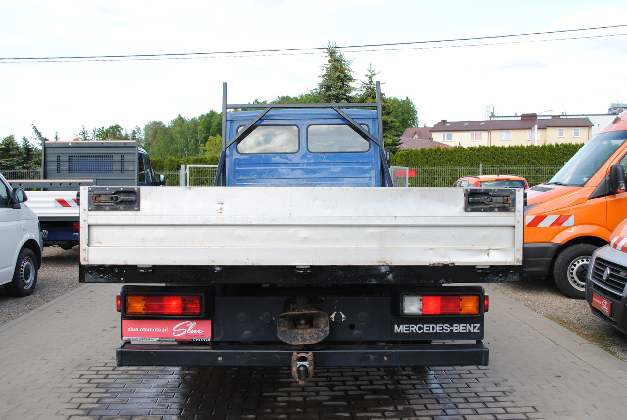 Mercedes-Benz 711D Doka Dubel Kabina Pritsche Doppelkabine - Бордови камион: снимка 3 Mercedes-Benz 711D Doka Dubel Kabina Pritsche Doppelkabine - Бордови камион: снимка 3