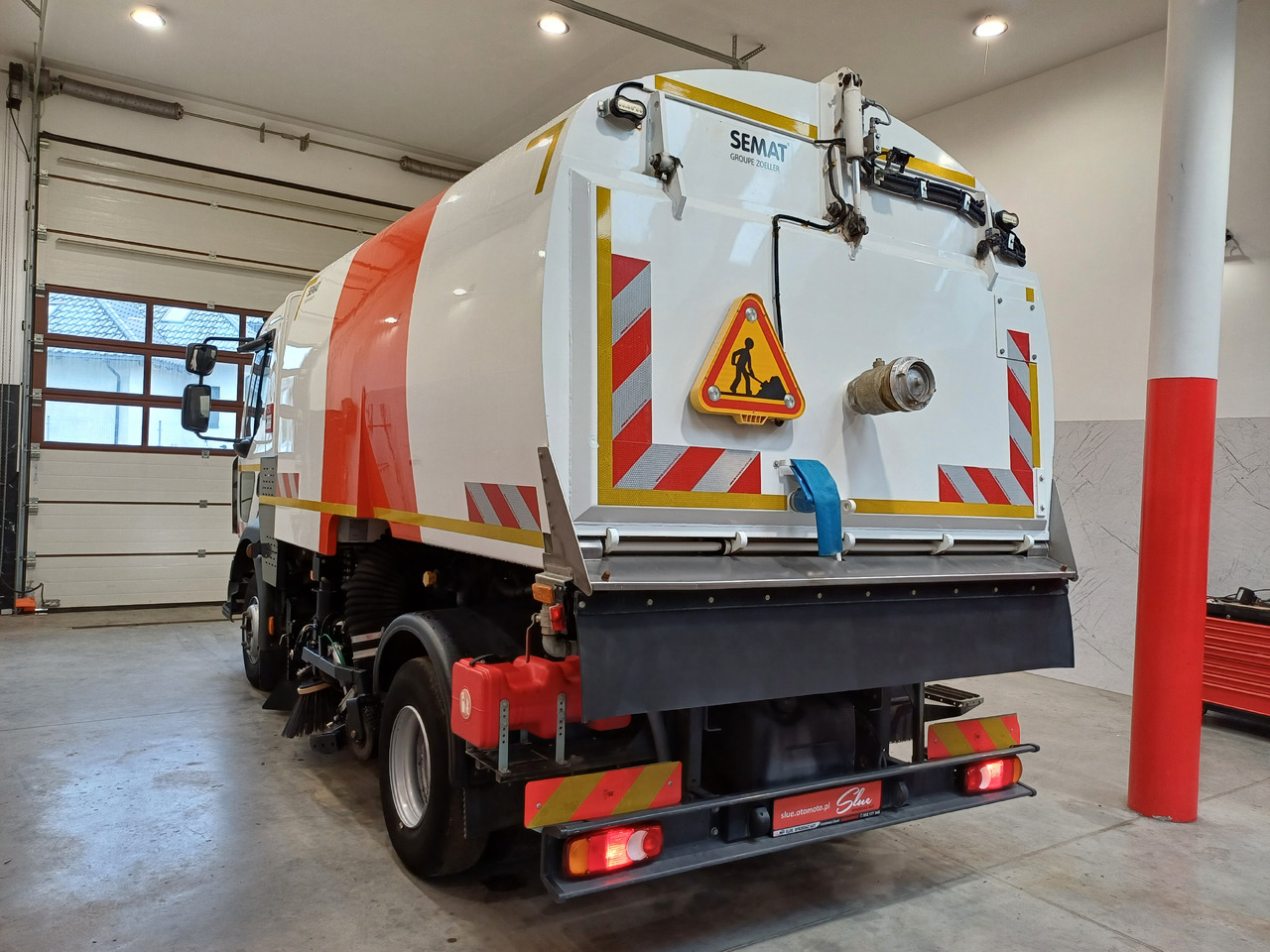 RENAULT D12 Zamiatarka Kehrmaschine 2 Motoren SEMAT Zoeller Szczotki L/R Euro 6 PM10 2017r - Мотометачна машина: снимка 3 RENAULT D12 Zamiatarka Kehrmaschine 2 Motoren SEMAT Zoeller Szczotki L/R Euro 6 PM10 2017r - Мотометачна машина: снимка 3