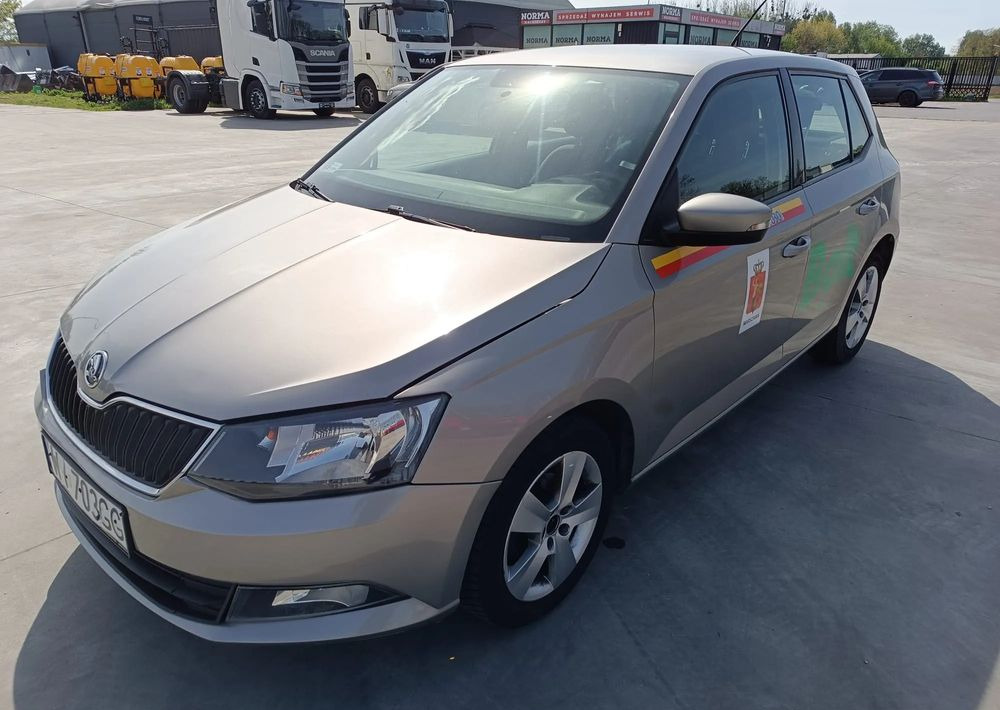 Лек автомобил Skoda Fabia: снимка 1