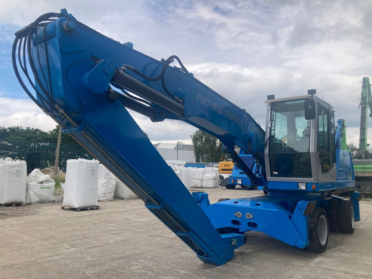 Fuchs MHL 331 C with Generator - Багер за манипулиране на материали: снимка 4 Fuchs MHL 331 C with Generator - Багер за манипулиране на материали: снимка 4