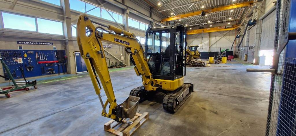Komatsu PC 26 MR - Мини багер: снимка 2 Komatsu PC 26 MR - Мини багер: снимка 2