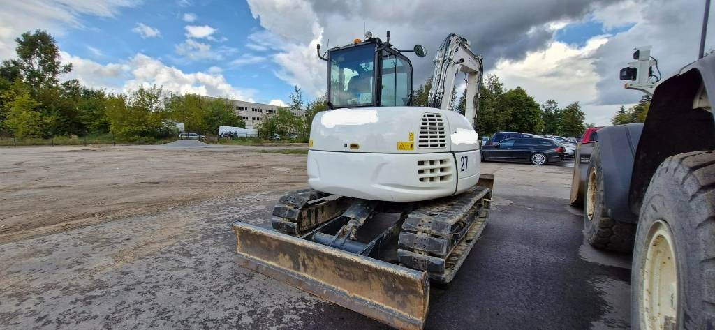 Komatsu PC 80 MR-5E0 - Мини багер: снимка 3 Komatsu PC 80 MR-5E0 - Мини багер: снимка 3