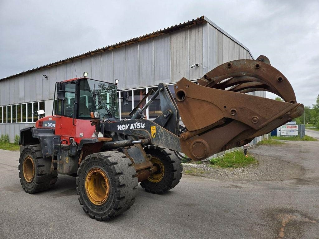 Komatsu WA200PZ-6 - Колесен товарач: снимка 4 Komatsu WA200PZ-6 - Колесен товарач: снимка 4