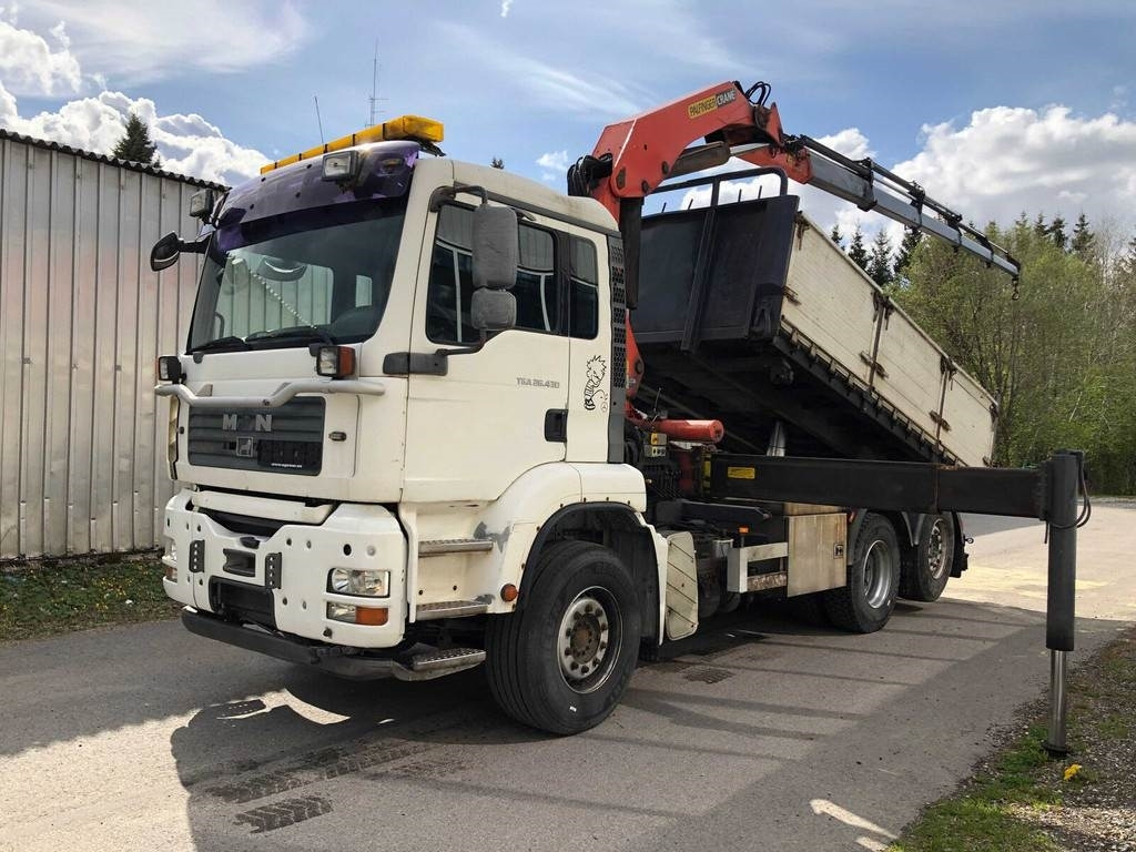 MAN TGA 26.430 6X2-2 BL/M 3-WAY TIP+PALFINGER PK23500 - Самосвал камион: снимка 1 MAN TGA 26.430 6X2-2 BL/M 3-WAY TIP+PALFINGER PK23500 - Самосвал камион: снимка 1