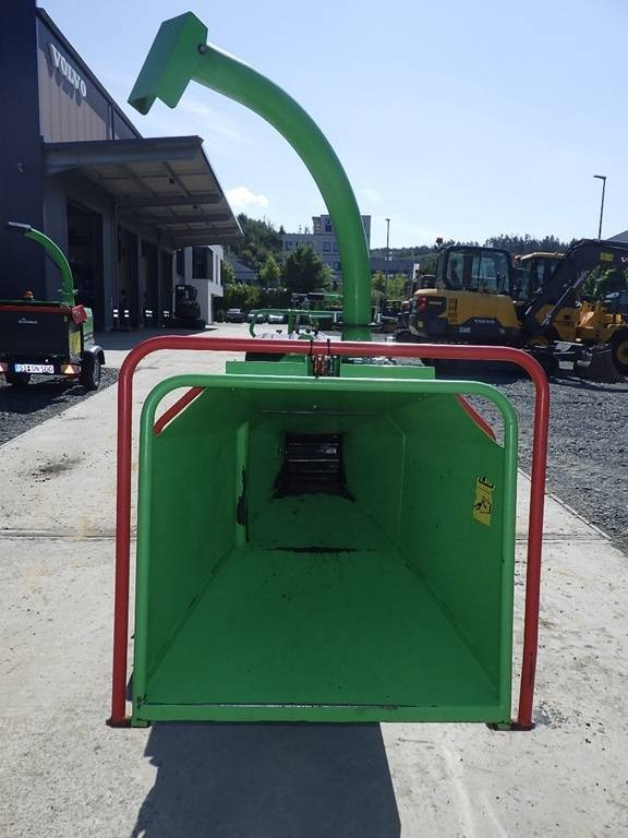 Greenmech SafeTrak STC 16-23 - Дробилка за дървесина: снимка 2 Greenmech SafeTrak STC 16-23 - Дробилка за дървесина: снимка 2