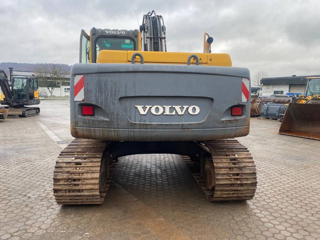 Volvo EC 180 B LC - Верижен багер: снимка 4 Volvo EC 180 B LC - Верижен багер: снимка 4