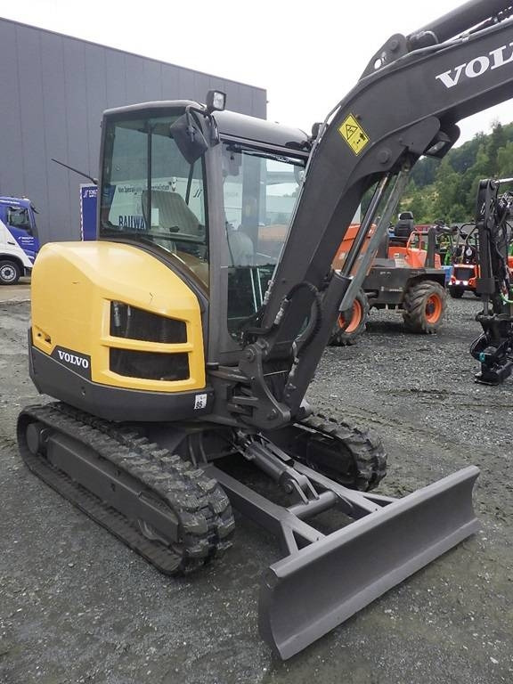 Volvo EC 35 D - Мини багер: снимка 4 Volvo EC 35 D - Мини багер: снимка 4