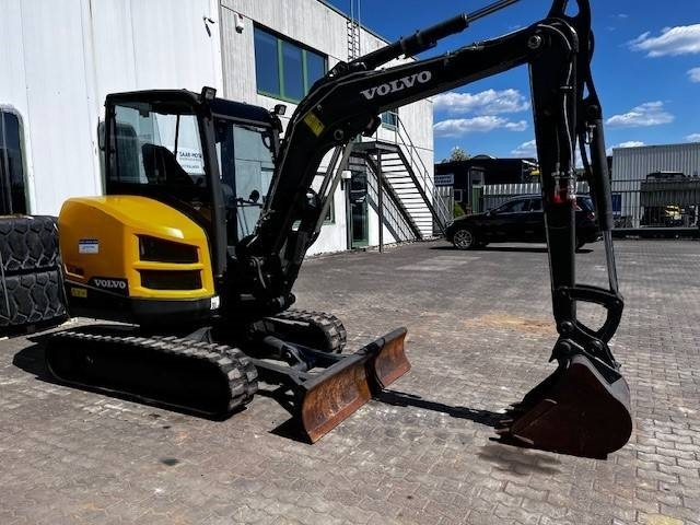 Volvo EC 35 D - Мини багер: снимка 2 Volvo EC 35 D - Мини багер: снимка 2