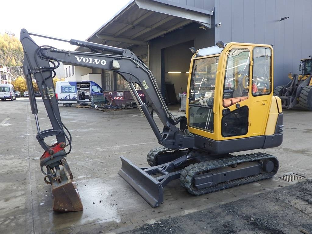 Volvo EC 35 - Мини багер: снимка 1 Volvo EC 35 - Мини багер: снимка 1