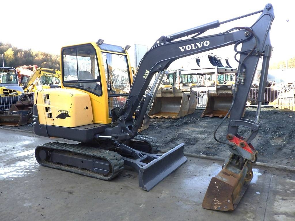 Volvo EC 35 - Мини багер: снимка 3 Volvo EC 35 - Мини багер: снимка 3