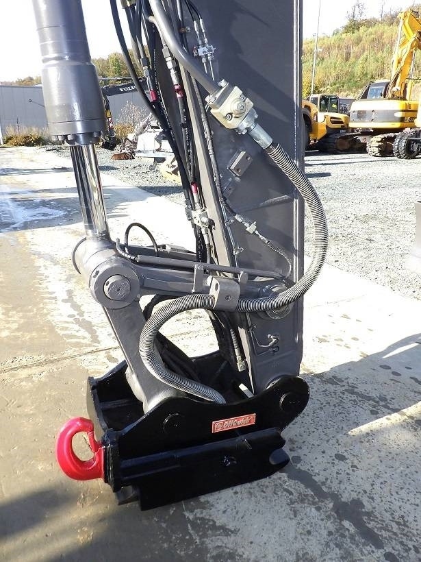 Верижен багер Volvo ECR 235 D: снимка 10