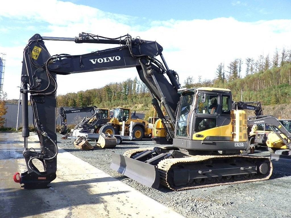 Volvo ECR 235 D - Верижен багер: снимка 1 Volvo ECR 235 D - Верижен багер: снимка 1