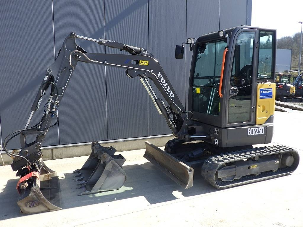 Volvo ECR 25 D - Мини багер: снимка 1 Volvo ECR 25 D - Мини багер: снимка 1