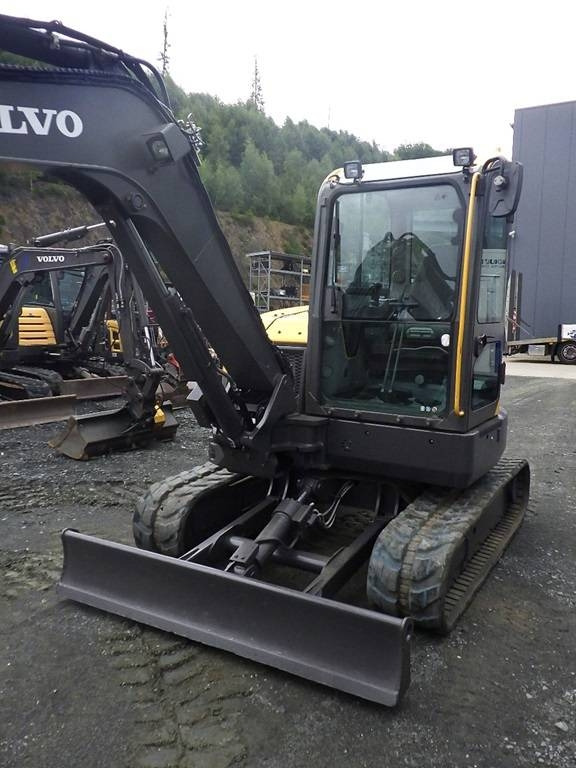 Volvo ECR 58 D mit Tiltrotator Steelwrist - Мини багер: снимка 2 Volvo ECR 58 D mit Tiltrotator Steelwrist - Мини багер: снимка 2