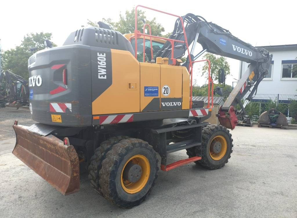 Колесен багер Volvo EW 160 E: снимка 6