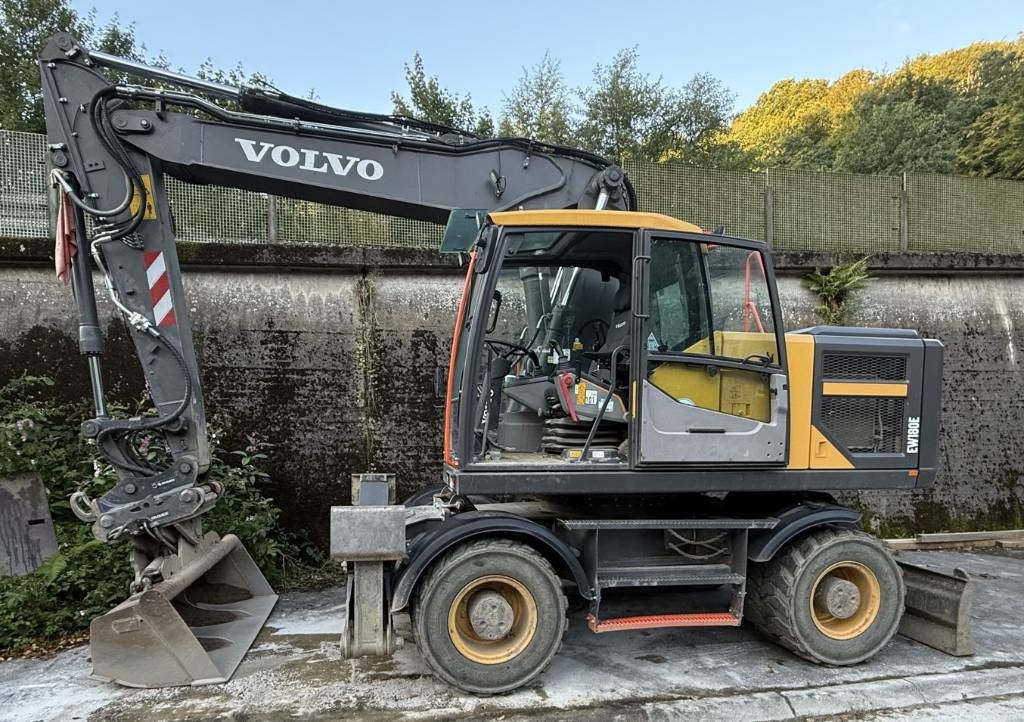 Volvo EW 180 E - Колесен багер: снимка 1 Volvo EW 180 E - Колесен багер: снимка 1