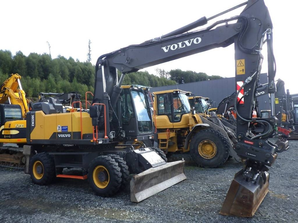 Volvo EW 220 E - Колесен багер: снимка 3 Volvo EW 220 E - Колесен багер: снимка 3